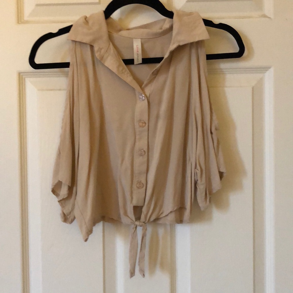 Open shoulder top